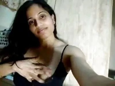 Horny MILF ਫਿੰਗਰ ਉਸਦੀ Miffy ਖੇਡੋ