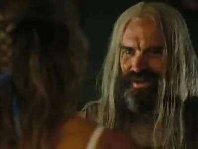 ਪੈਨੀ ਬਾਰਬਰ masturbates ਅਤੇ dildo ਨਾਲ ਆਪਣੇ ਆਪ ਨੂੰ fucks