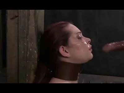 ਹਾਈਵੇ 'ਤੇ ਜੈਨੀਫਰ ਲਵ ਕਾਕ ਰਾਈਡਿੰਗ